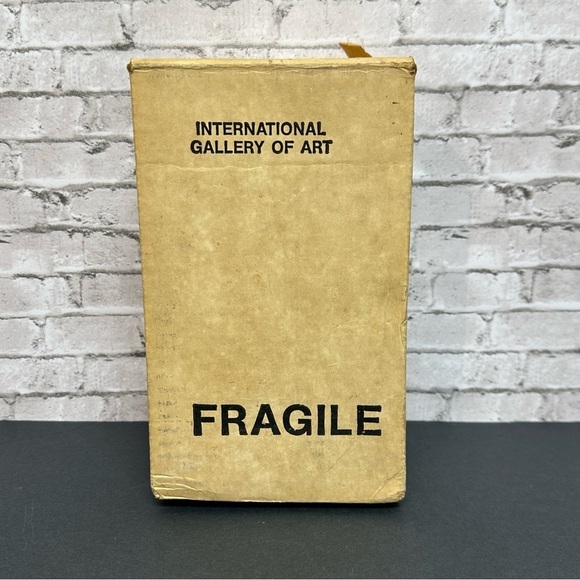 THE BRIDE 1985 International Gallery of Art Figurine Music Box w Girl Behind Her - Picture 13 of 13